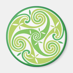 Green triskel magnet