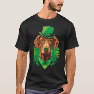 Green Vizsla shamrock on St Patricks Day Vizsla T-Shirt