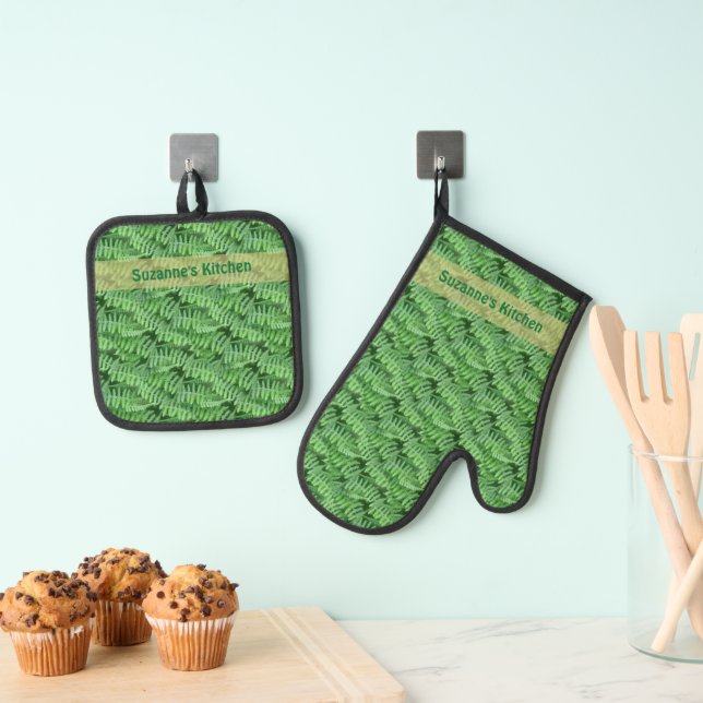 Green Woodland Ferns Pattern Personalised  Oven Mitt & Pot Holder Set (Insitu(Hanging))