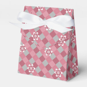 Grey and pink plaid with chamomile flowers favour box