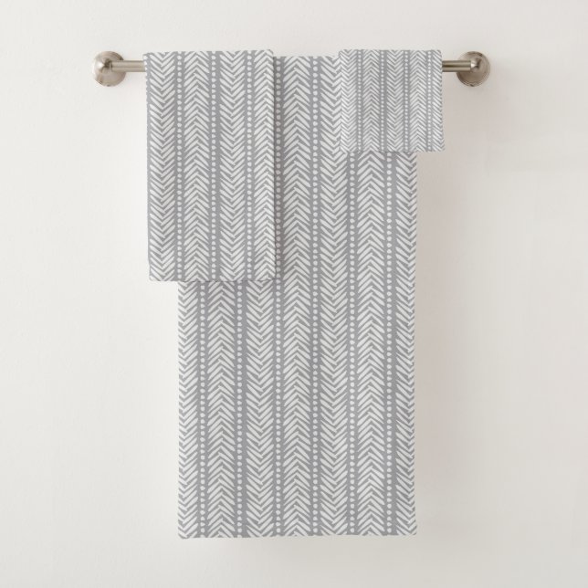 Grey Hand Drawn Chevron Pattern Bath Towel Set (Insitu)