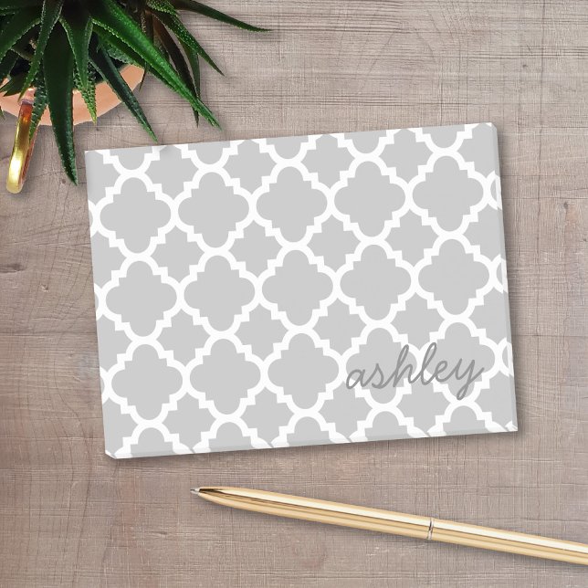 Grey Quatrefoil Pattern with handwritten font Name Post-it Notes (Personalized post-it notes with a monogram  - low quantity available)