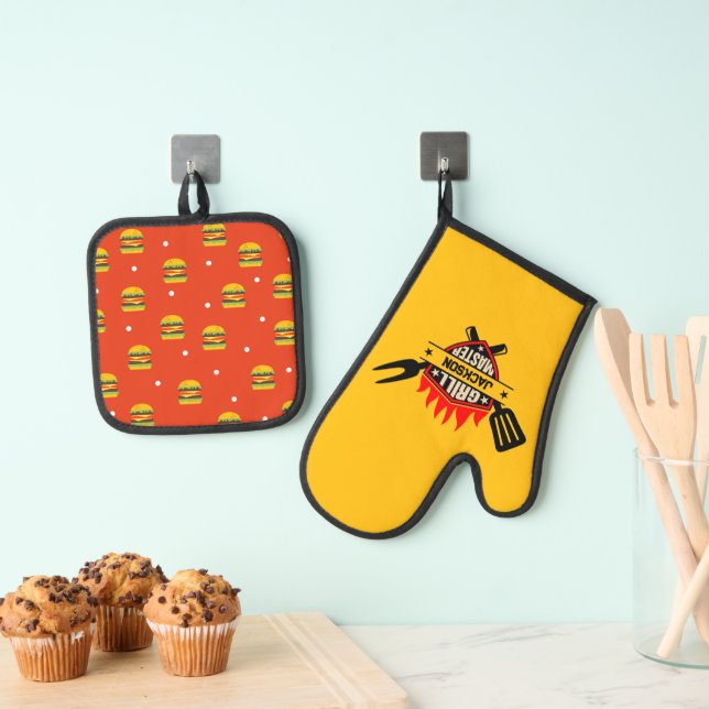 Grill Master Oven Mitt & Pot Holder Set (Insitu(Hanging))