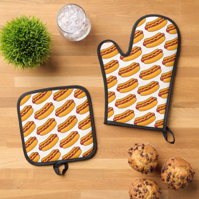 Grilled Hot Dog Pattern Oven Mitt & Pot Holder Set (Top Down)