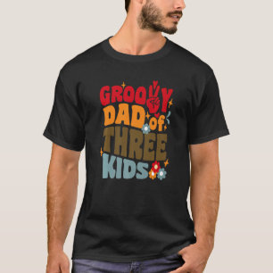 Groovy Dad Of Three Kids Retro Wavy 70s Vintage Fa T-Shirt