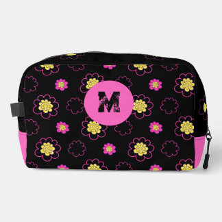 Groovy daisies. dopp kit