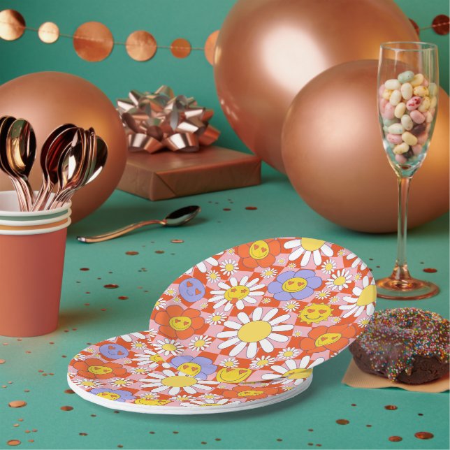 Groovy Daisy Floral Chequerboard, Y2K 90s Paper Plate (Multi)