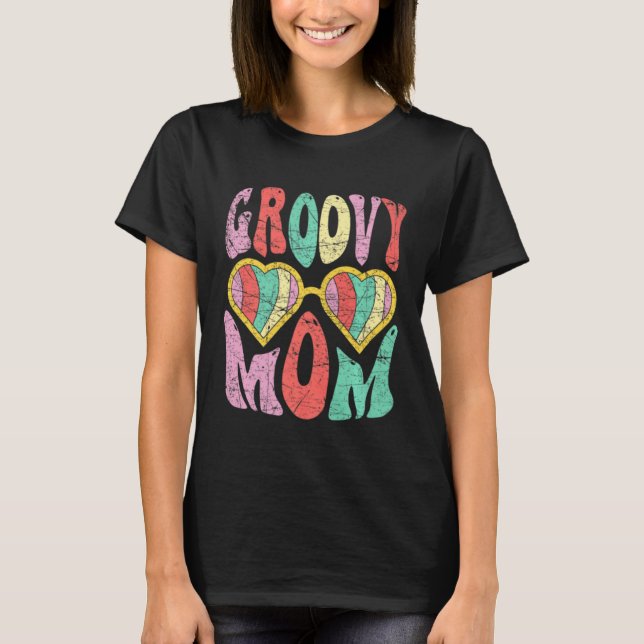 Groovy Mom Retro 70s Aesthetic Heart Glasses Mothe T-Shirt (Front)