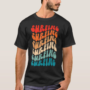 Groovy Retro Surfing Girl Retro 70s Hippie Boho Vi T-Shirt
