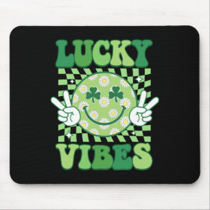 Groovy Shamrock Lucky Vibes St Patricks Day Men Ki Mouse Pad