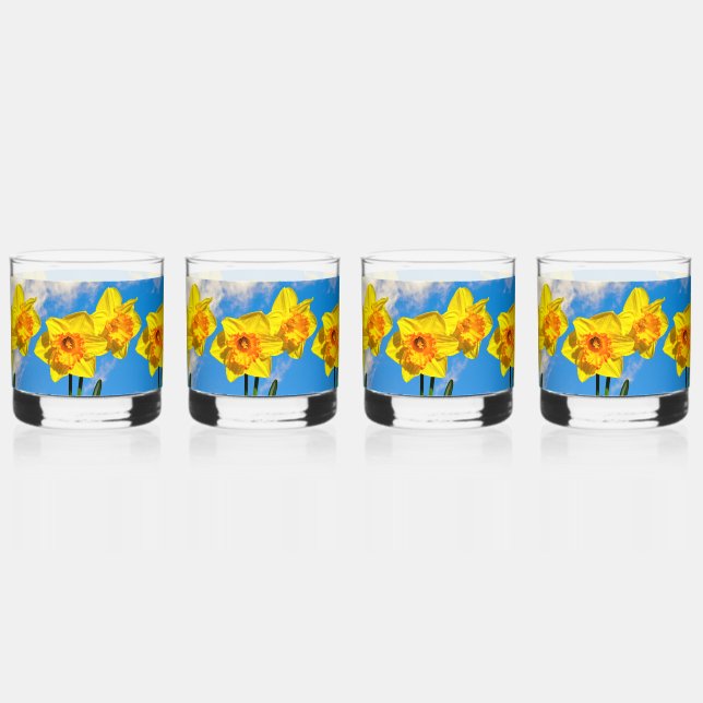 Group of Daffodils Gold Medal flowers Whiskey Glass (Front)