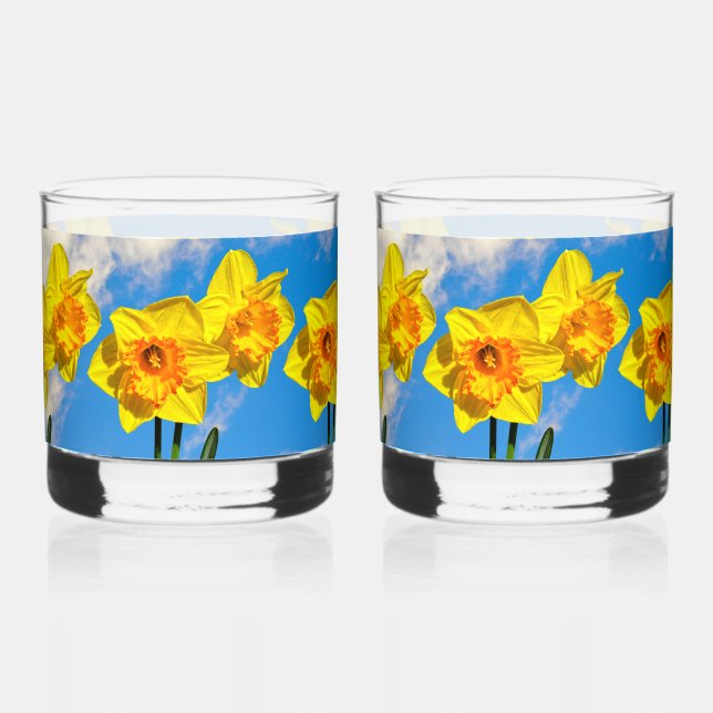 Group of Daffodils Gold Medal flowers Whiskey Glass (Front)