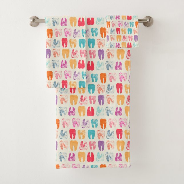 Grunge Tooth Pattern Bath Towel Set (Insitu)