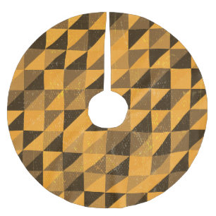 Grunge Triangle: Abstract Pattern Design Brushed Polyester Tree Skirt