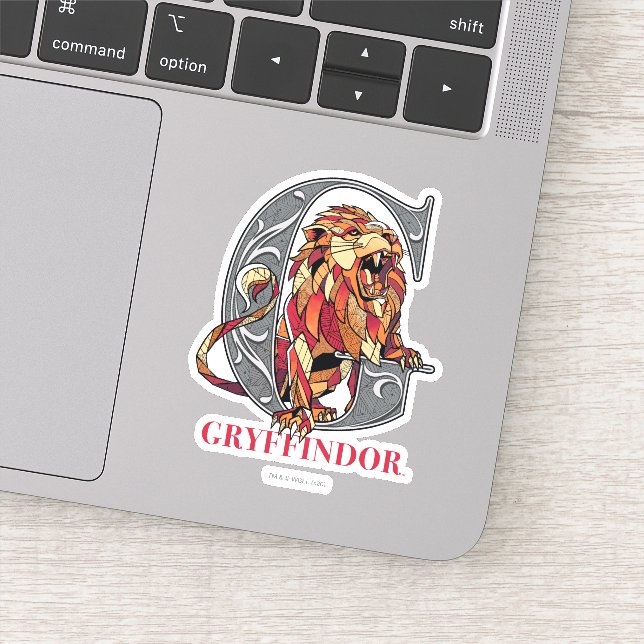 GRYFFINDOR™ Crosshatched Emblem (Detail)