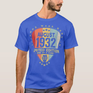 Guitar PickLegends Were Born In August 1932 Guitar T-Shirt