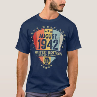 Guitar PickLegends Were Born In August 1942 Guitar T-Shirt