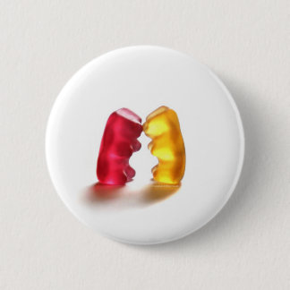 gummy bear kiss 6 cm round badge
