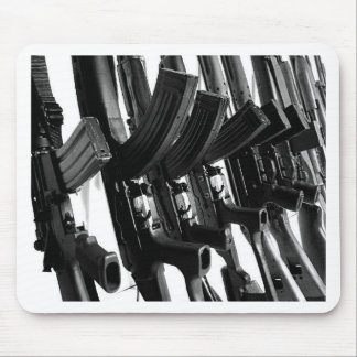 GUNS MOUSE PAD