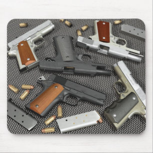 GUNS! MOUSE PAD
