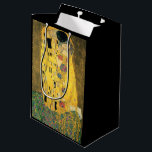 GUSTAV KLIMT - The kiss 1907 Medium Gift Bag<br><div class="desc">GUSTAV KLIMT - The kiss 1907
Oil and gold foil on canvas</div>