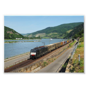 Güterzug in Assmanshausen am Rhein Photo Print