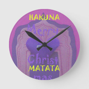 Hakuna Matata Merry Christmas Love Design.jpg Round Clock