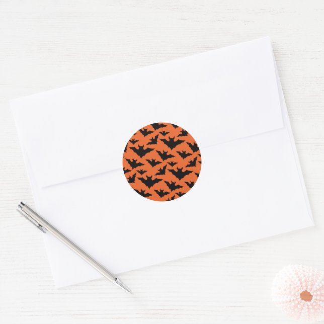 Halloween black bats orange cool spooky pattern classic round sticker (Envelope)