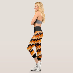 Halloween Chevron Zigzag Pattern – Orange & Black Capri Leggings