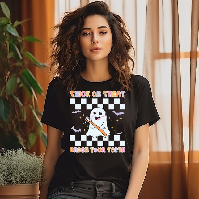 HALLOWEEN CUTE TRICK OR TREAT BRUSH UR TEETH GHOST T-Shirt (Creator Uploaded)