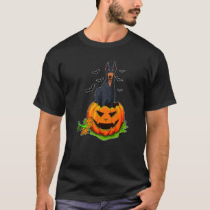 Halloween Doberman Dog Grunge Pumpkin Jack O Lante T-Shirt