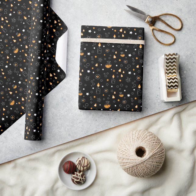 halloween doodles pattern wrapping paper (Crafts)