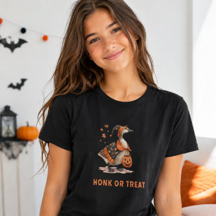 Halloween Goose Honk or Treat Funny Woman T-Shirt