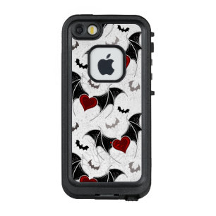 Halloween heart with black bat wings LifeProof FRÄ’ iPhone SE/5/5s case