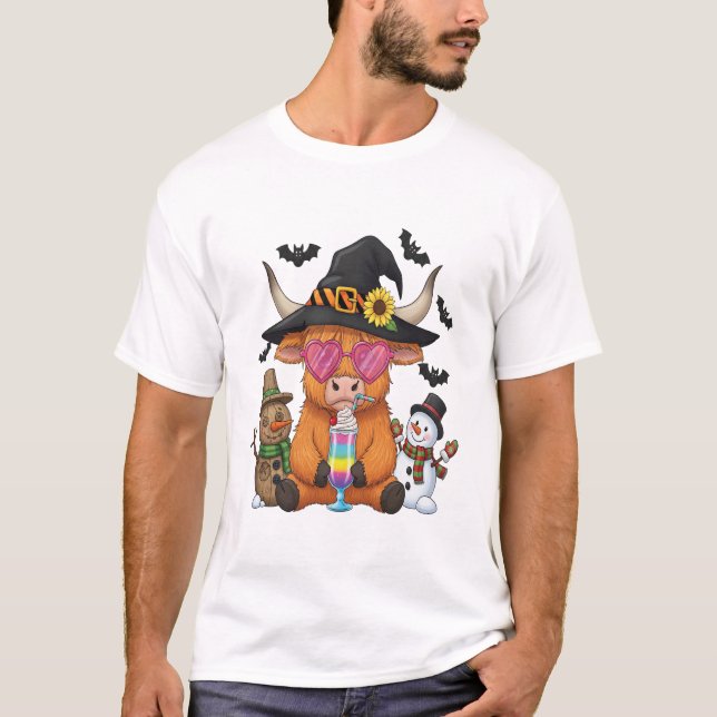 Halloween Highland Cow (2) T-Shirt (Front)