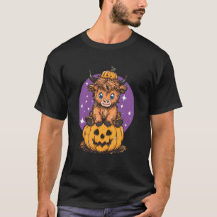 Halloween Highland Cow Witchy Spooky Pumpkin Cute T-Shirt