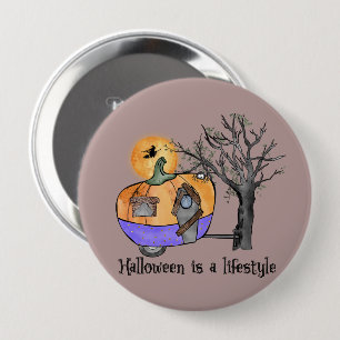 Halloween Is a Lifestyle – Pumpkin Camper Van 10 Cm Round Badge