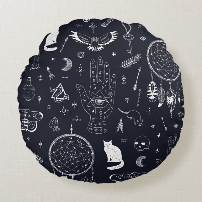 Halloween Magic: Vintage Doodle Pattern. Round Cushion (Front)