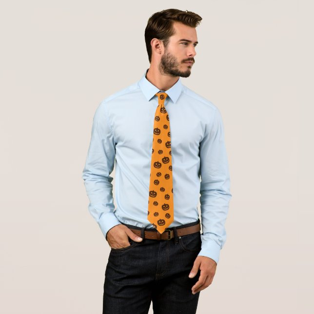 Halloween pumpkin pattern tie (In Situ)