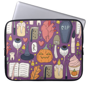 Halloween pumpkins, witchy seamless pattern. laptop sleeve