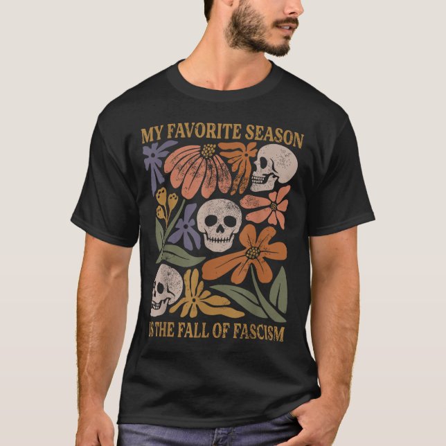 Halloween Retro My Favourite Season Is The Fall Of T-Shirt (Front)