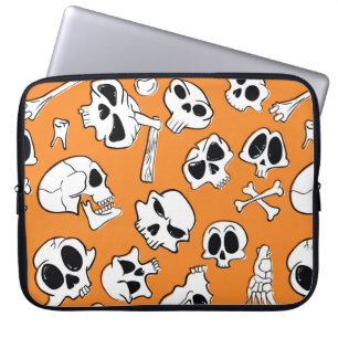 Halloween seamless pattern with skulls and bones. laptop sleeve