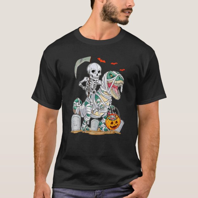 Halloween Spooky Dinosaur Skeleton   T-Shirt (Front)