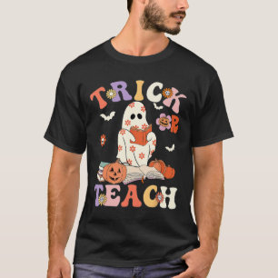 Halloween Teacher Trick Or Teach Groovy Floral Gho T-Shirt
