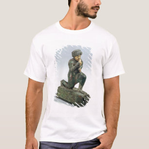 Hammurabi, king of Babylon, praying before a sacre T-Shirt