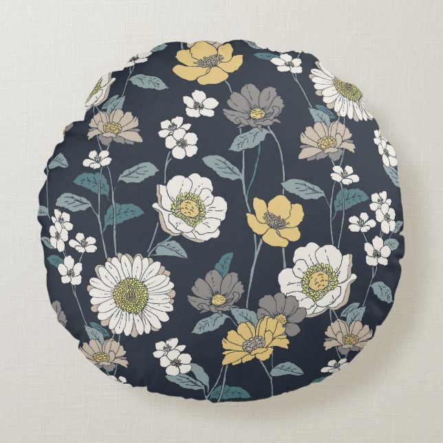 Hand-drawn floral, seamless artistic pattern. round cushion (Front)