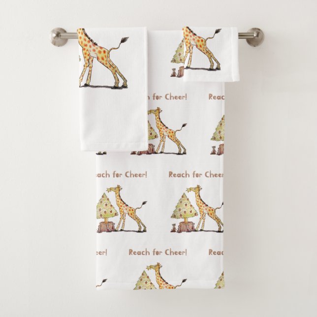 Hand-Drawn Giraffe Christmas Tree Art Bath Towel Set (Insitu)