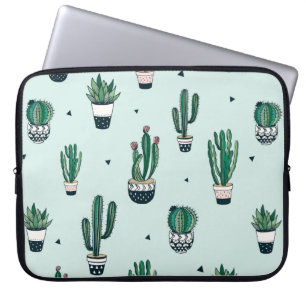 Hand drawn seamless pattern with cacti and succule laptop sleeve