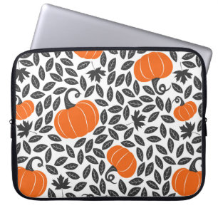 Hand drawn seamless pattern with pumpkins and leav laptop sleeve
