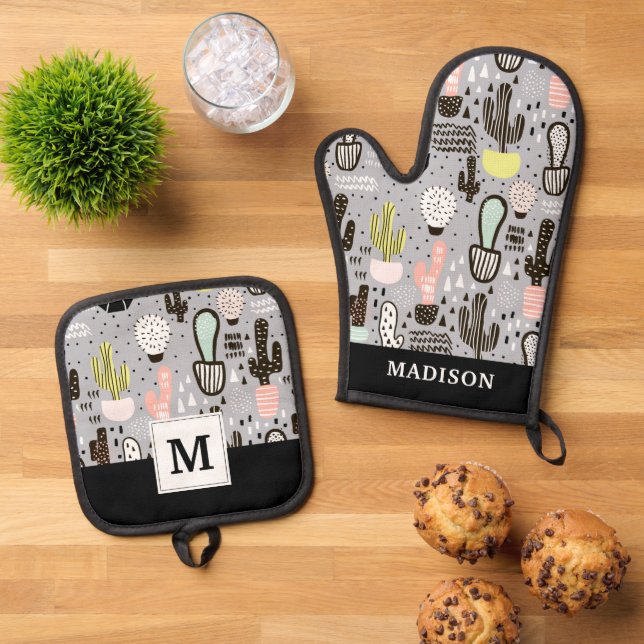 Hand Drawn Textured Cactus Pattern Oven Mitt & Pot Holder Set (Top Down)